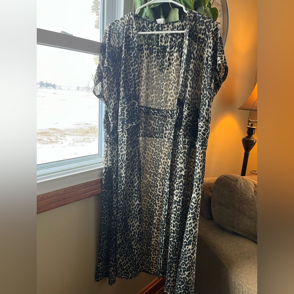 Size small/medium cheetah print kimono